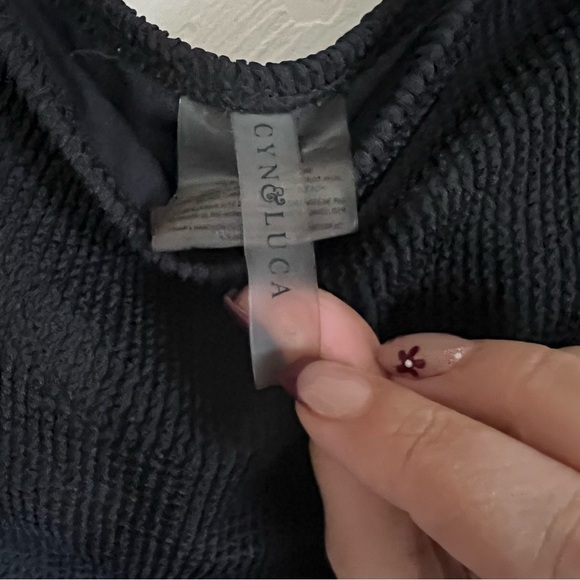 Cyn & Luca Black Pucker Ribbed One Piece Swimsuit - Picture 5 of 9